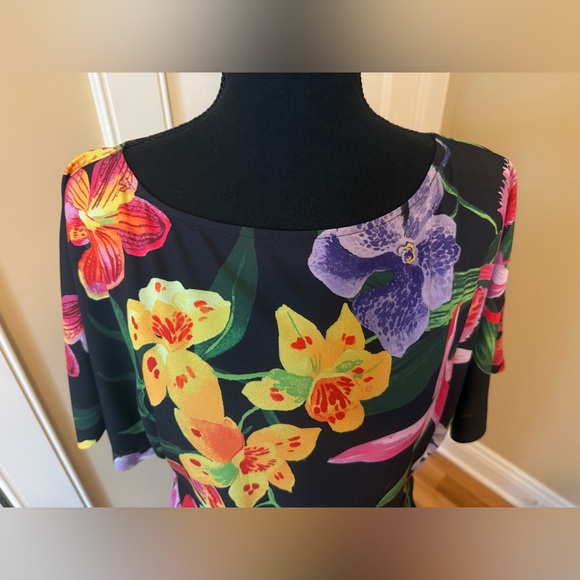 Lands’ End Black Multicolored Floral Dress Short Sleeve Womens Size S (6-8) NWOT - Picture 2 of 14